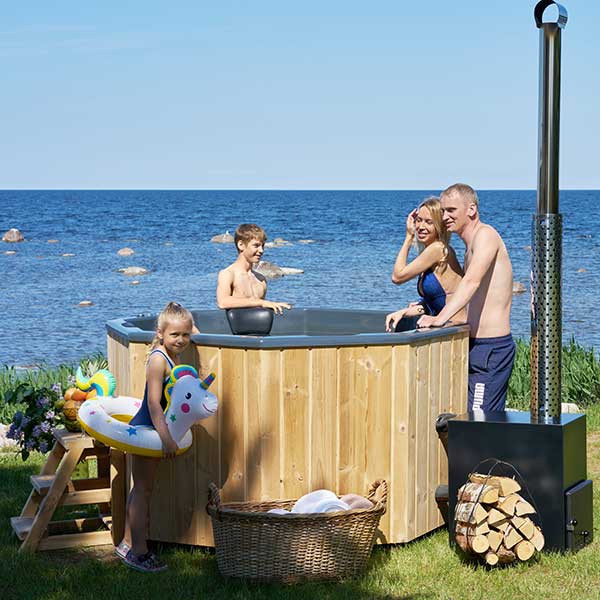 pic 4 octagonal hot tub 7 persons octa