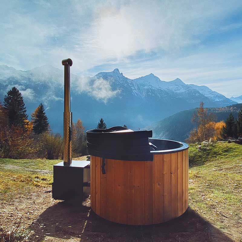 pic 3 for 4 persons wood-fired hot tub with an outside heater