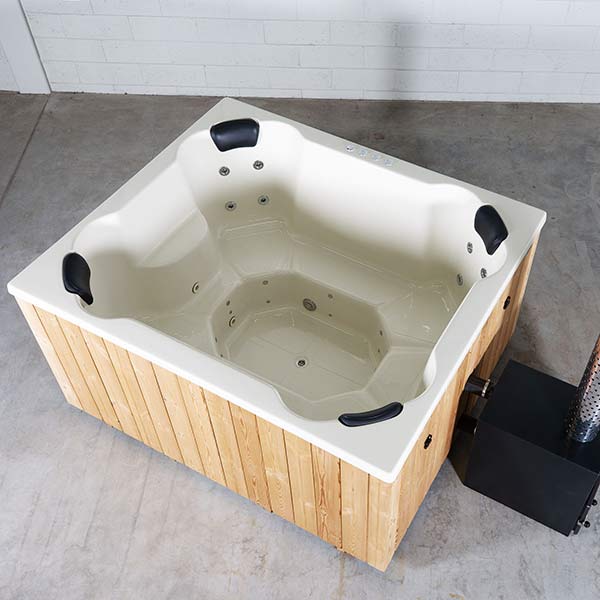 photo 4 in stock wood-fired hot tub quattro